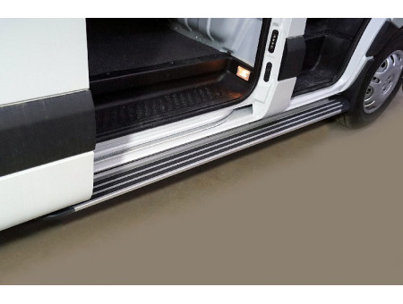 Порог алюминиевый ''Slim line Silver'' 2020 мм правый L1H1 3.5T